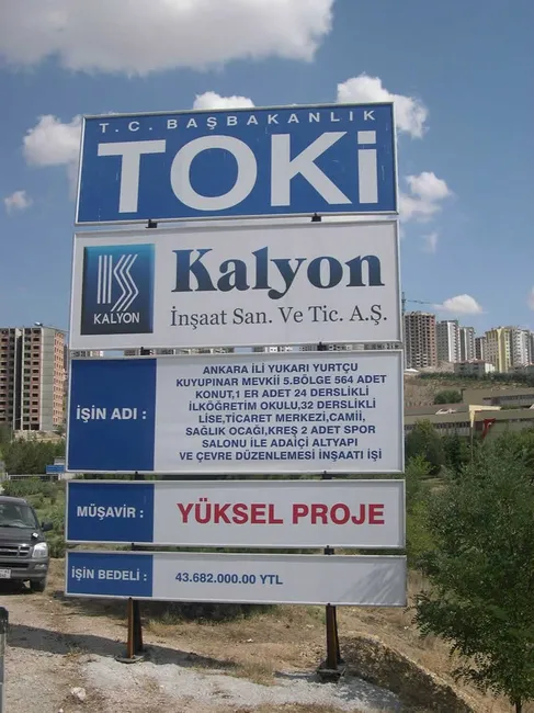 inşaat tabelası